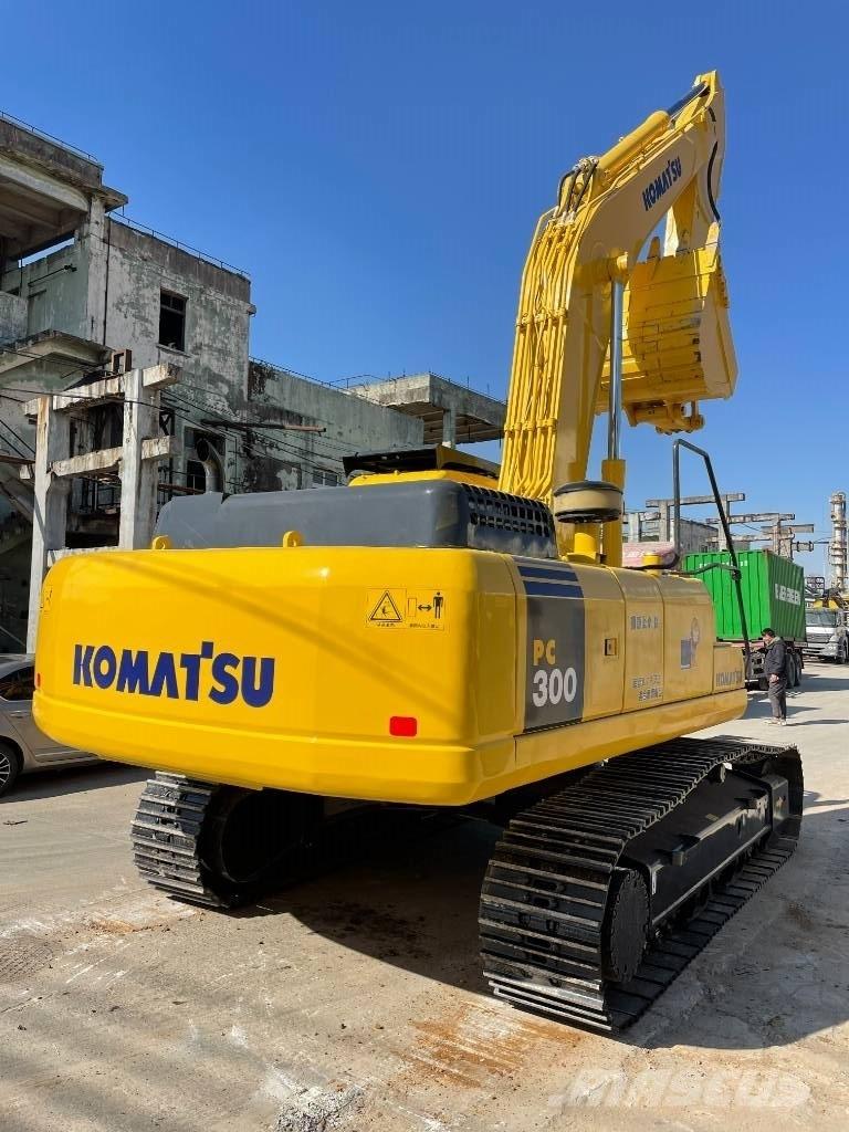 Komatsu PC 300-7 Pásová rýpadla