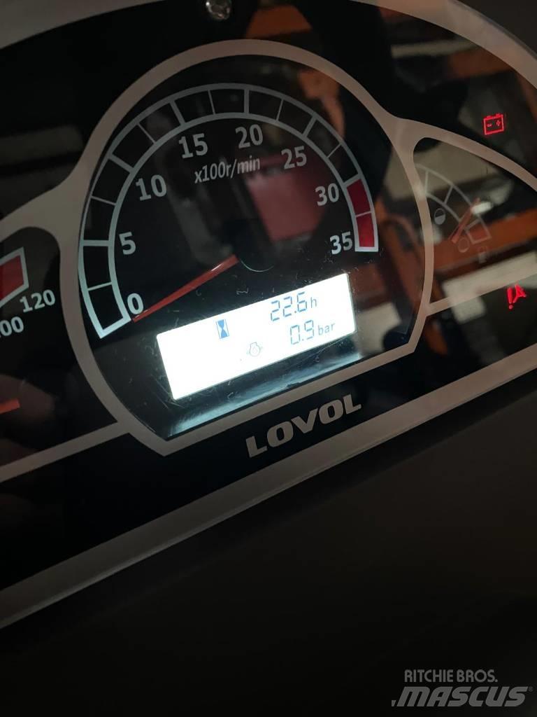Lovol M404C Kompaktní traktory
