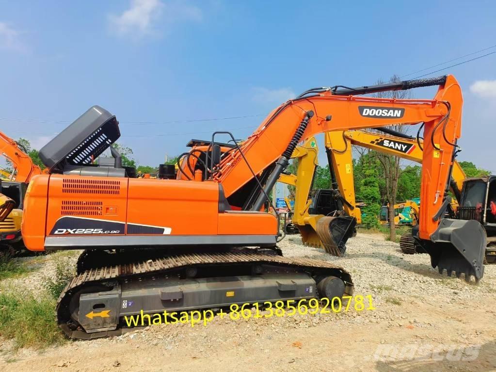 Doosan DX 225 Pásová rýpadla