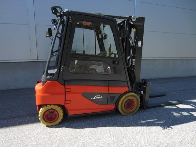 Linde E 30 Akumulátorové vozíky