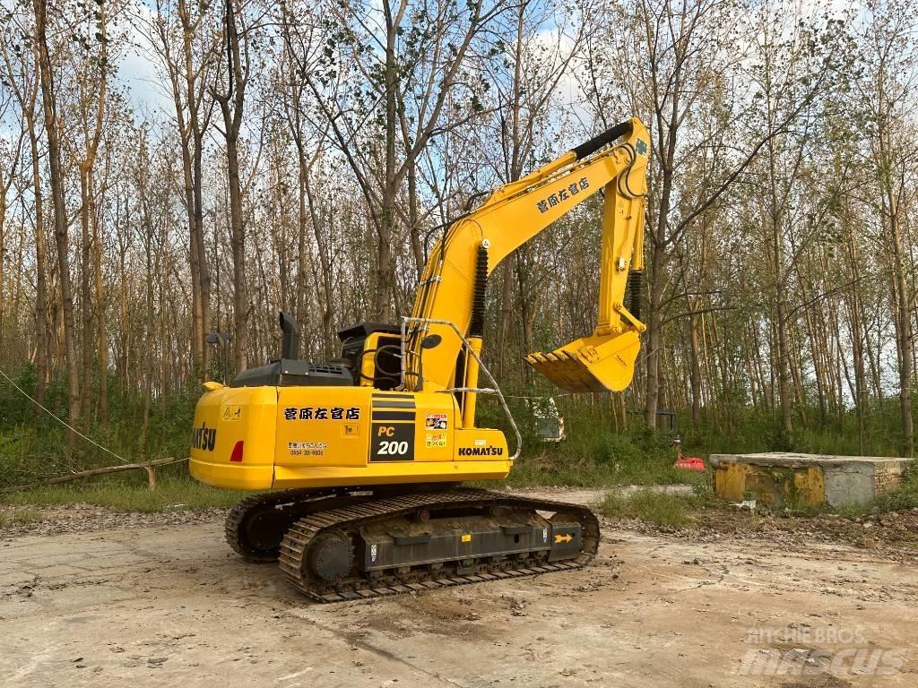 Komatsu PC200-8 Pásová rýpadla