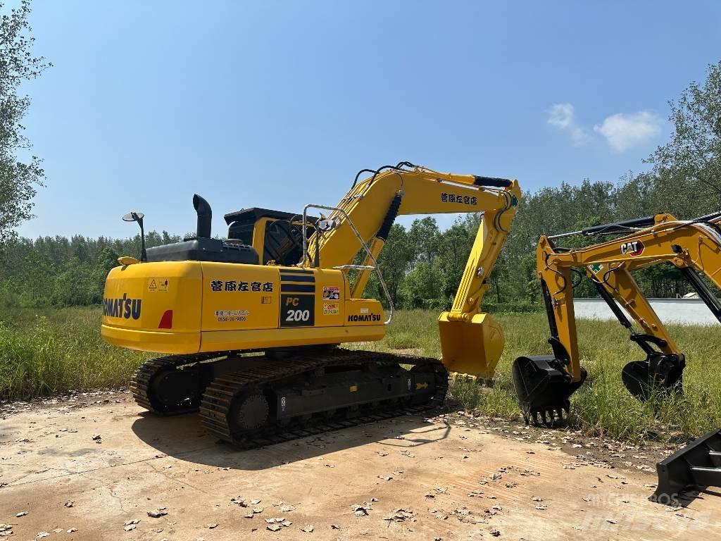 Komatsu PC200-8 Pásová rýpadla