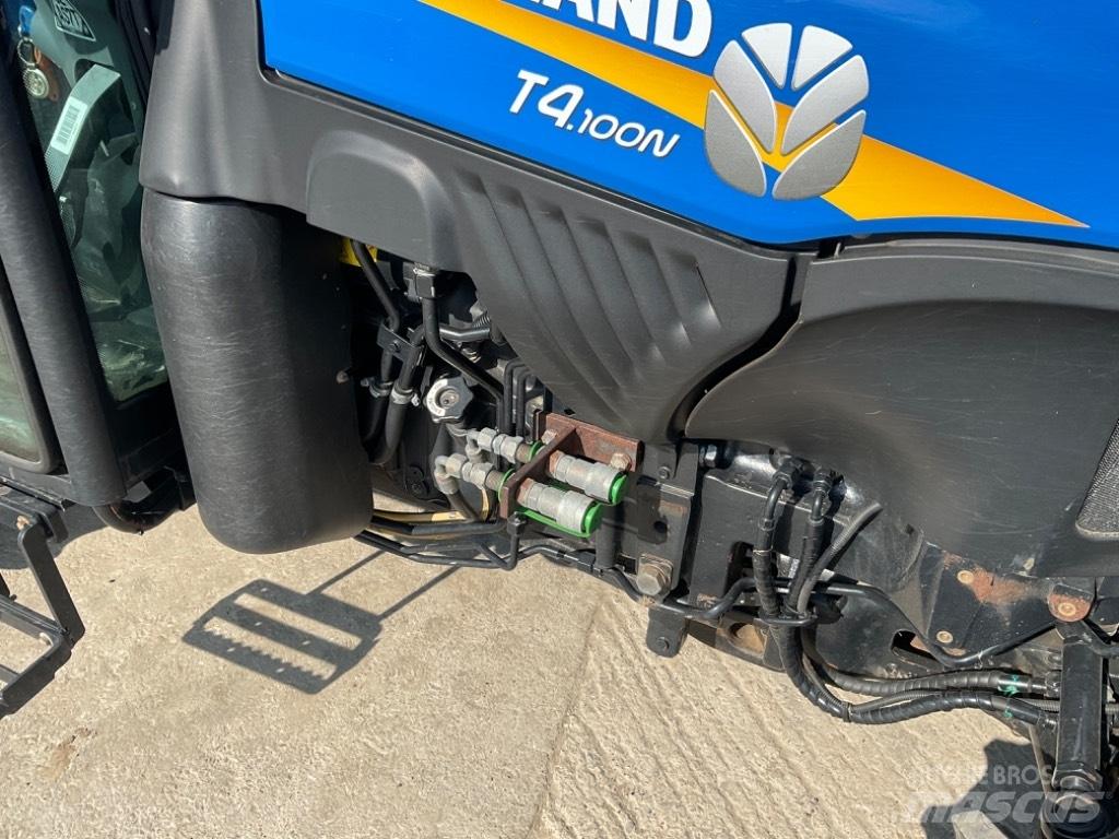 New Holland T 4.100 Traktory