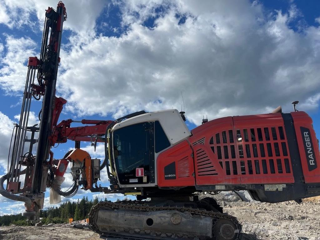 Sandvik DX 800i Povrchové vrtací stroje