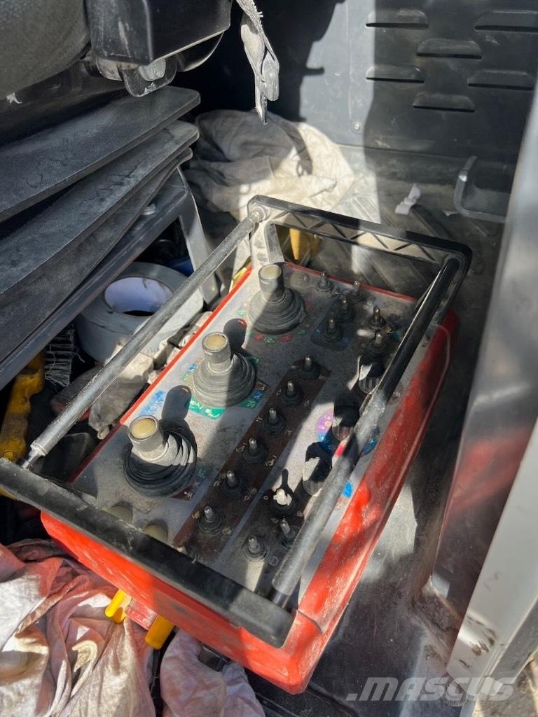 Sandvik DX 800i Povrchové vrtací stroje