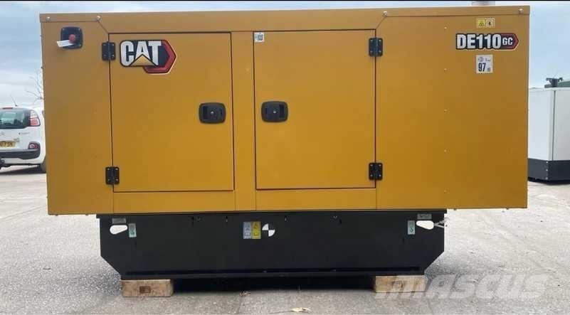 CAT DE110GC Naftové generátory