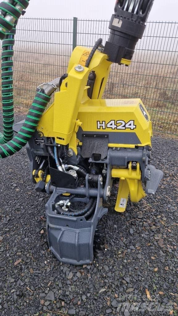 John Deere H424 Odvětvovače