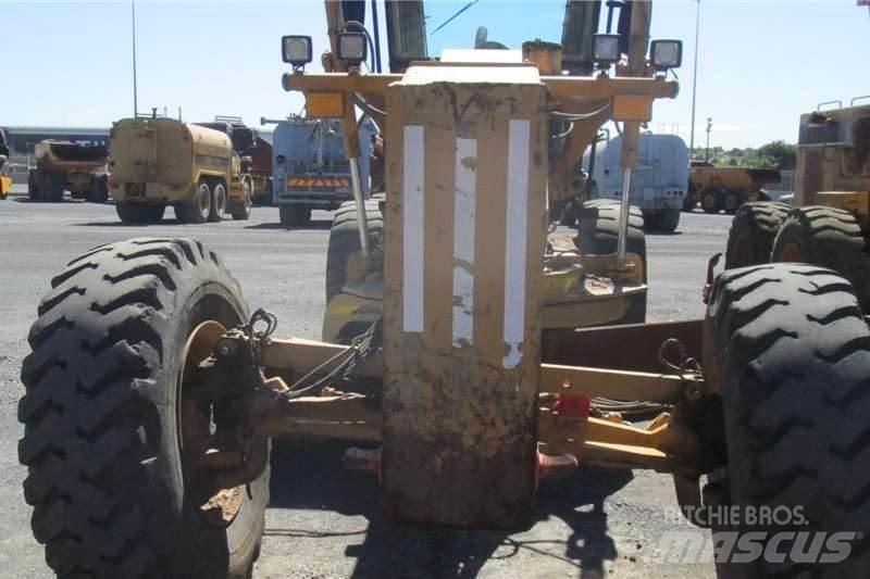 CAT 140K Grejdry