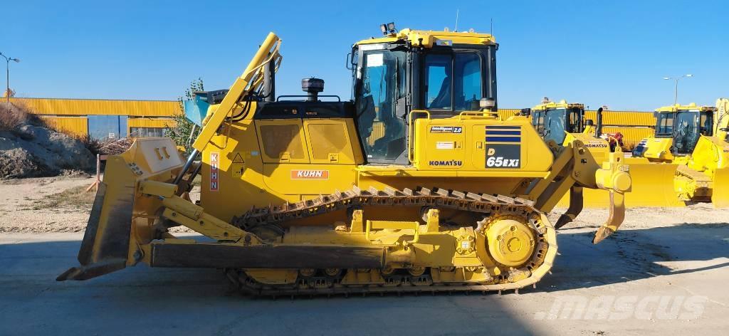 Komatsu D65EXi Pásové dozery