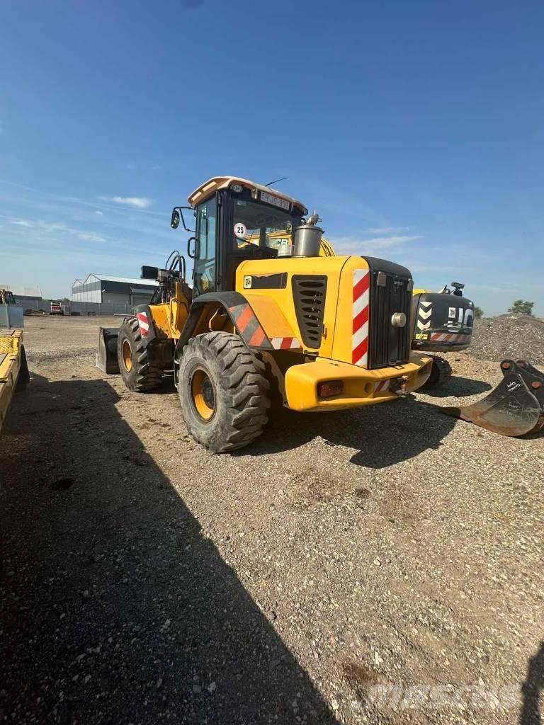 JCB 436 HT Kolové nakladače