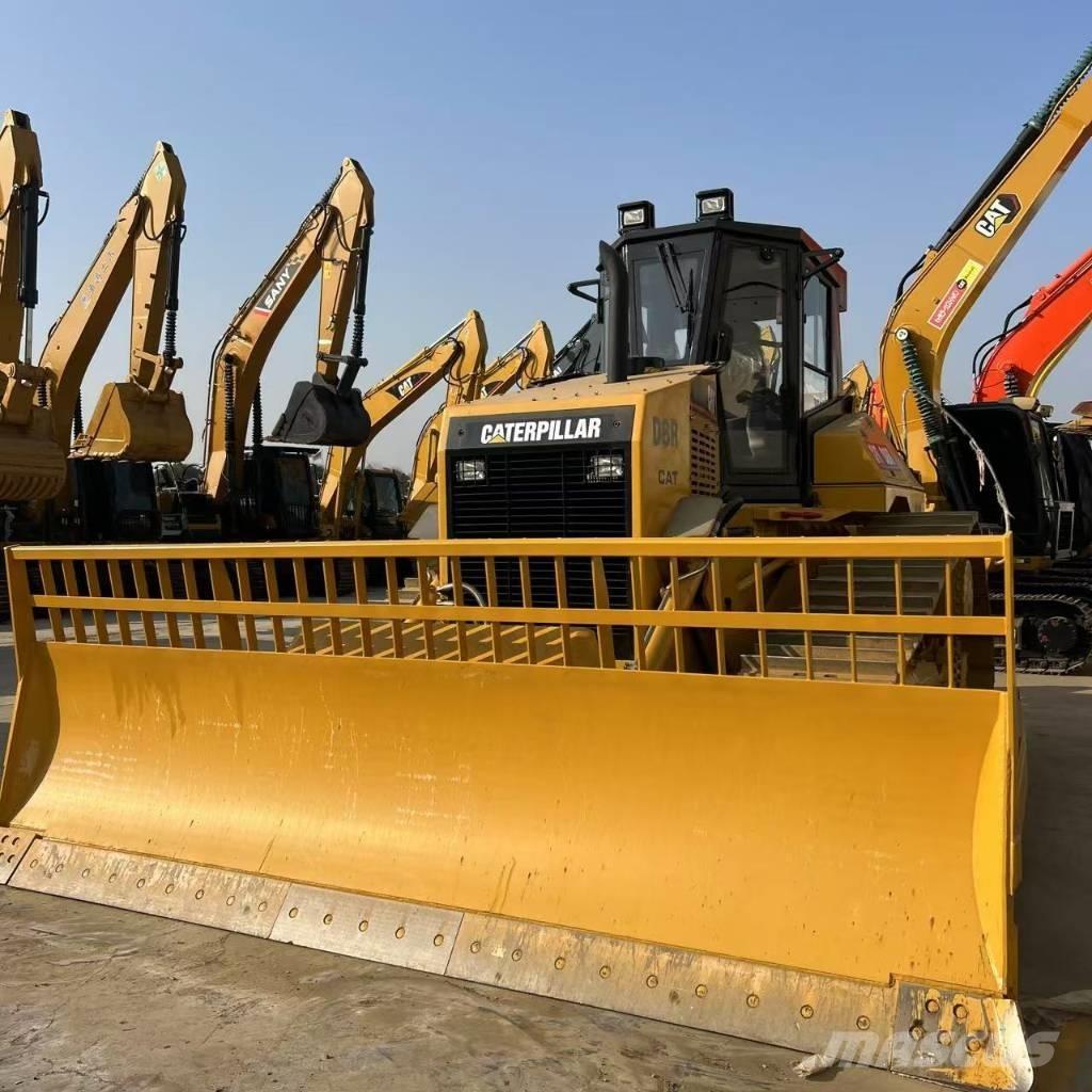 CAT D 8 R Pásové dozery
