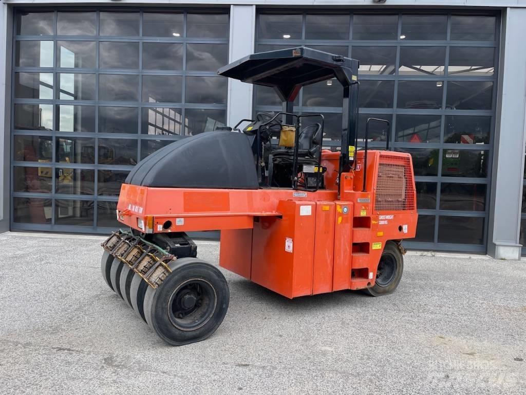 Dynapac CP 142 Pneumatikové válce