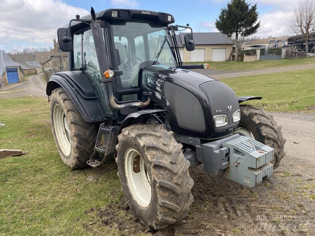 Valtra N92 HITECH Traktory
