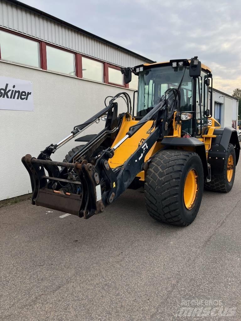 JCB 413S Kolové nakladače