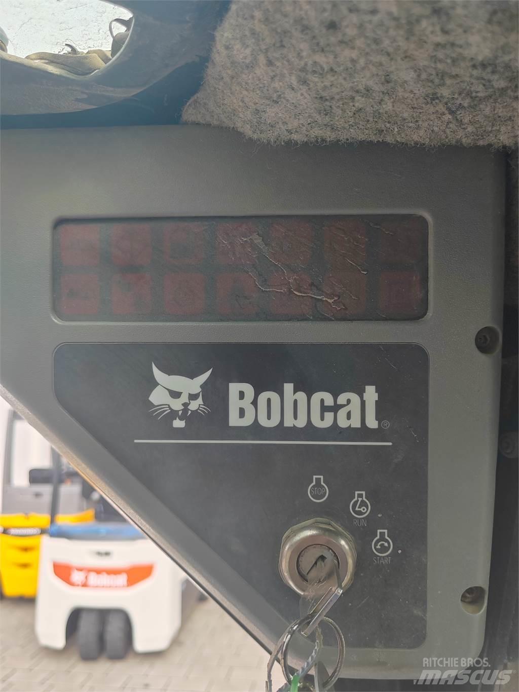Bobcat T140 Pásová rýpadla