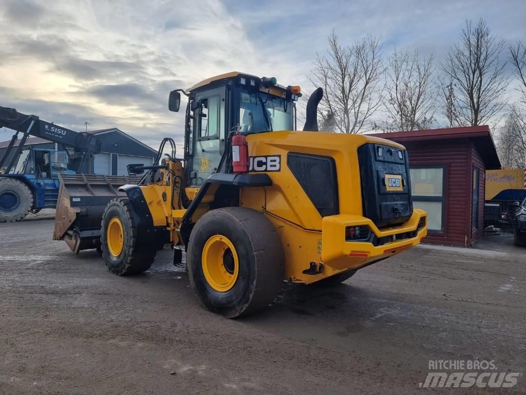 JCB 437 Hi-Tip Kolové nakladače