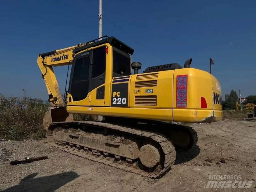 Komatsu PC 220 Pásová rýpadla