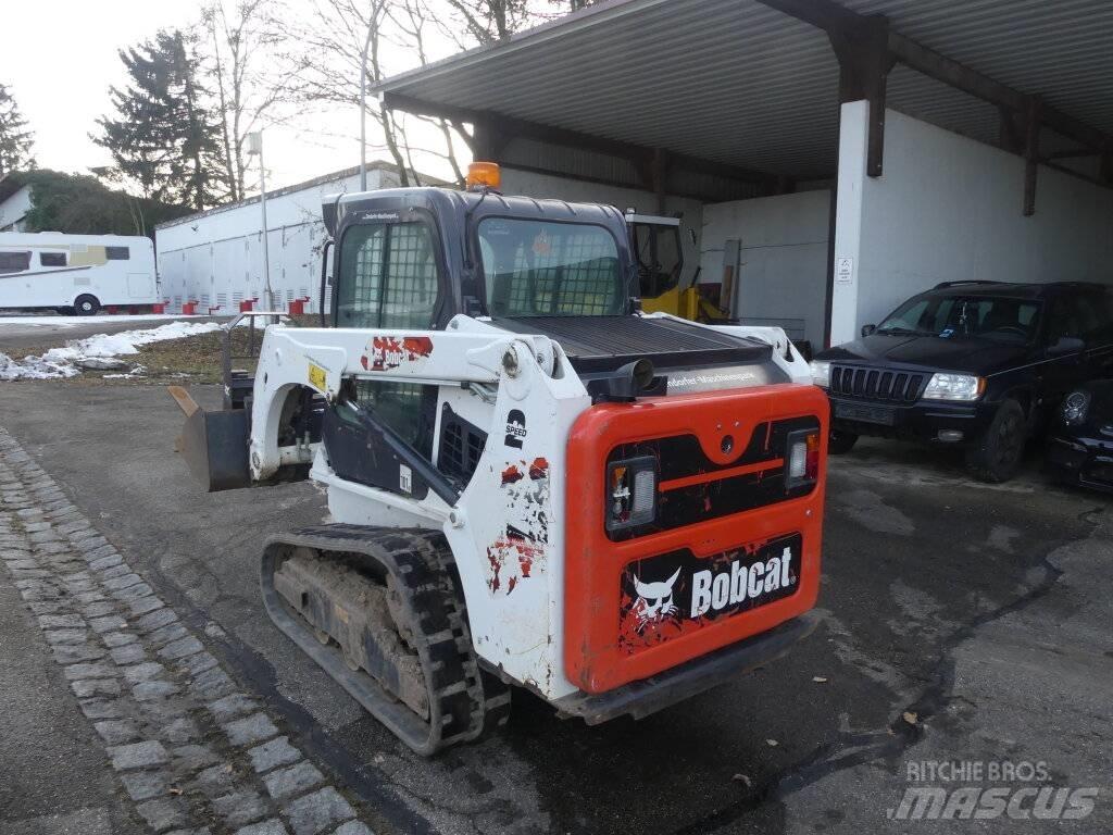 Bobcat T 450 Smykem řízené nakladače