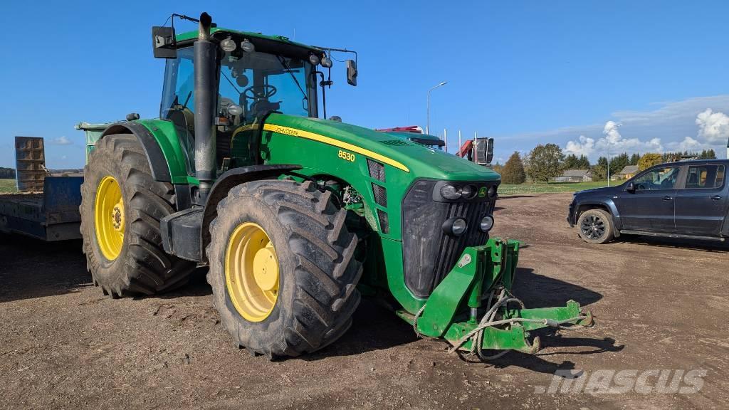 John Deere 8530 Traktory