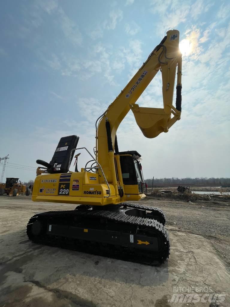 Komatsu PC220-8 Pásová rýpadla
