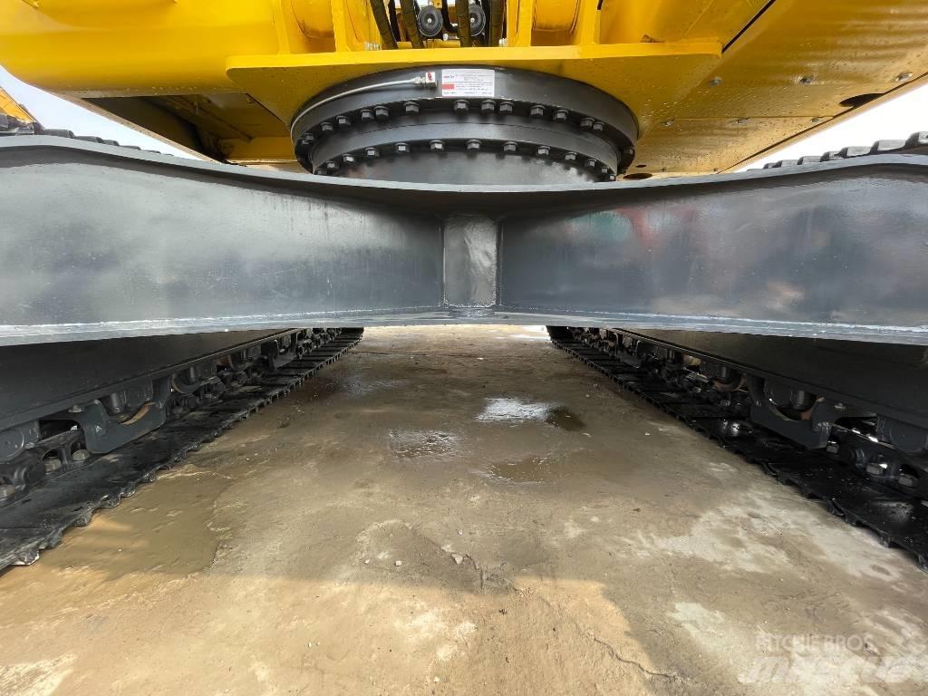 Komatsu PC220-8 Pásová rýpadla
