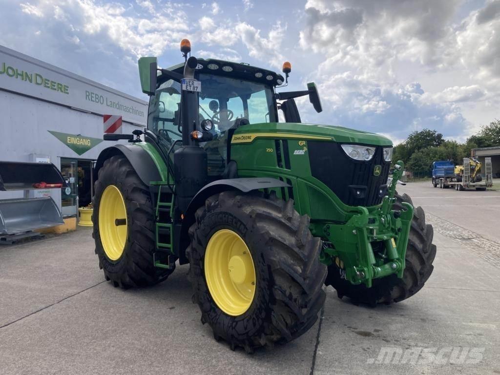 John Deere 6R250 Traktory