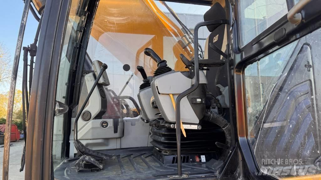CAT 352 F Pásová rýpadla