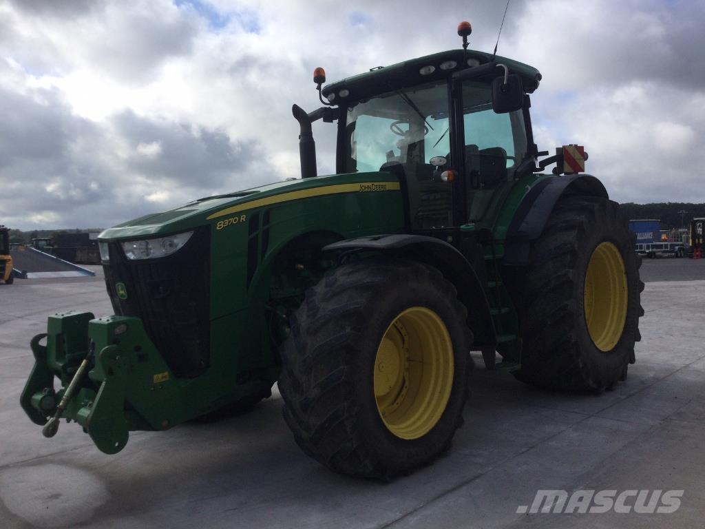 John Deere 8370R Traktory