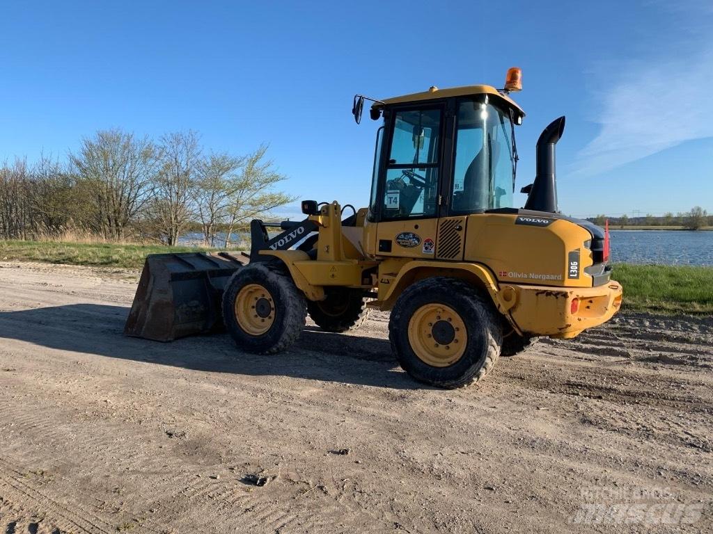 Volvo L 30 G Kolové nakladače