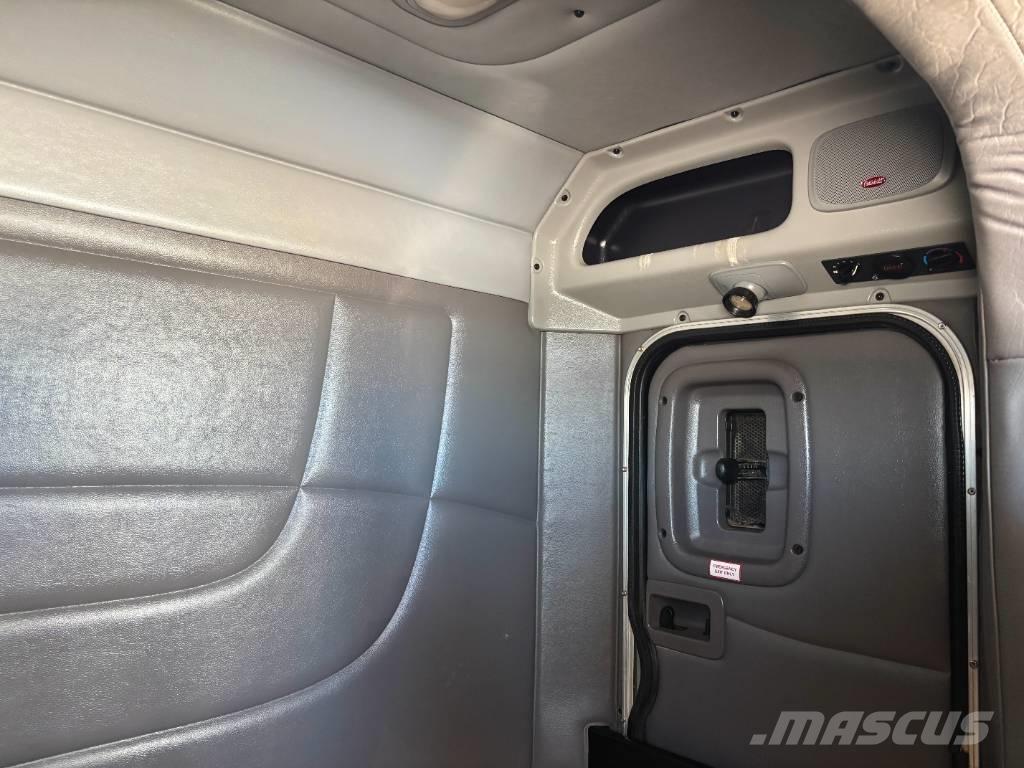 Peterbilt 389 Tahače