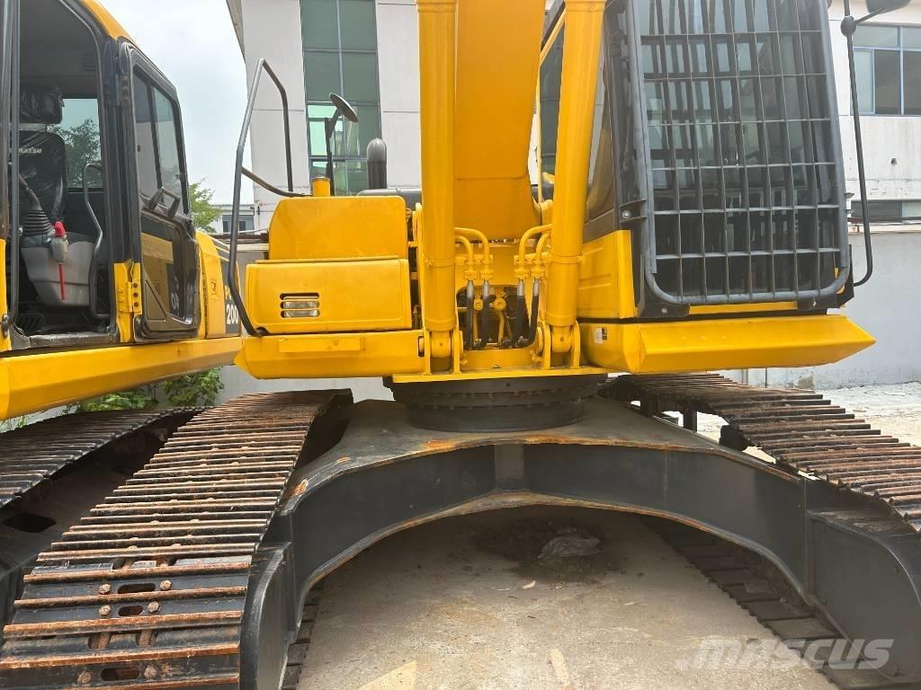 Komatsu PC240LC-8 Pásová rýpadla