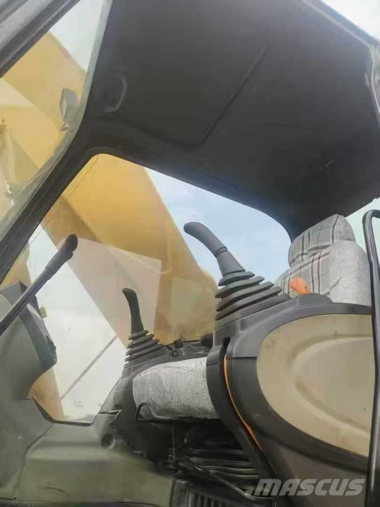 Sumitomo SH300 Pásová rýpadla