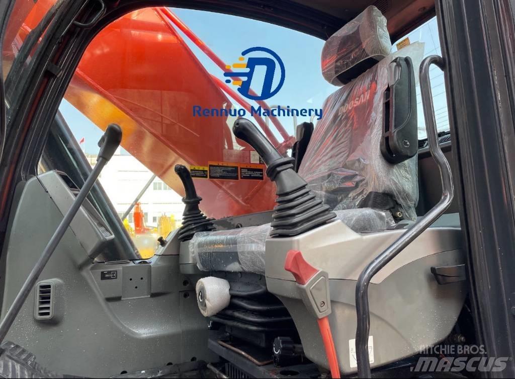 Doosan DX 300 Pásová rýpadla