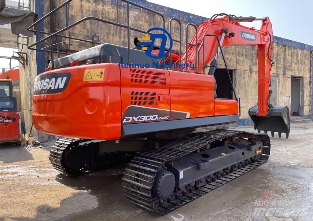 Doosan DX 300 Pásová rýpadla