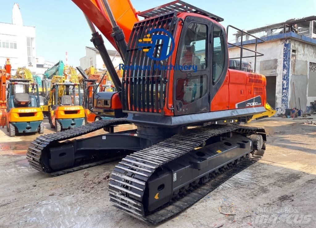 Doosan DX 300 Pásová rýpadla