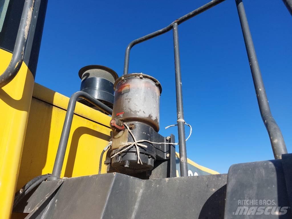 Komatsu WA480-6 Kolové nakladače