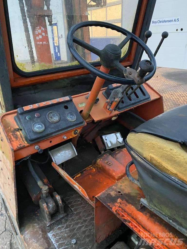 Jelau truck Další