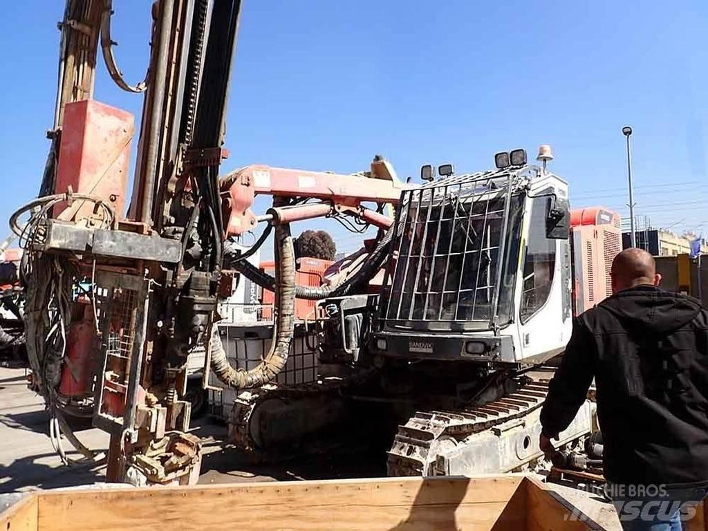 Sandvik DX800 Povrchové vrtací stroje