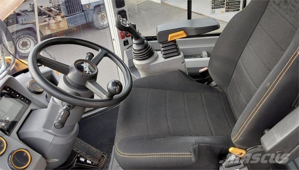 JCB 427 AGRI Kolové nakladače