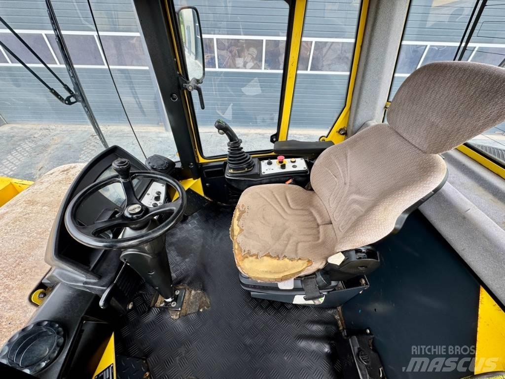 Bomag BW 216 D H-4 Tahačové válce