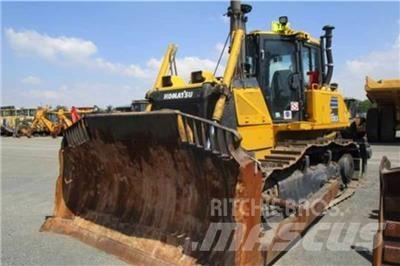 Komatsu D65 EX-16 Pásové dozery