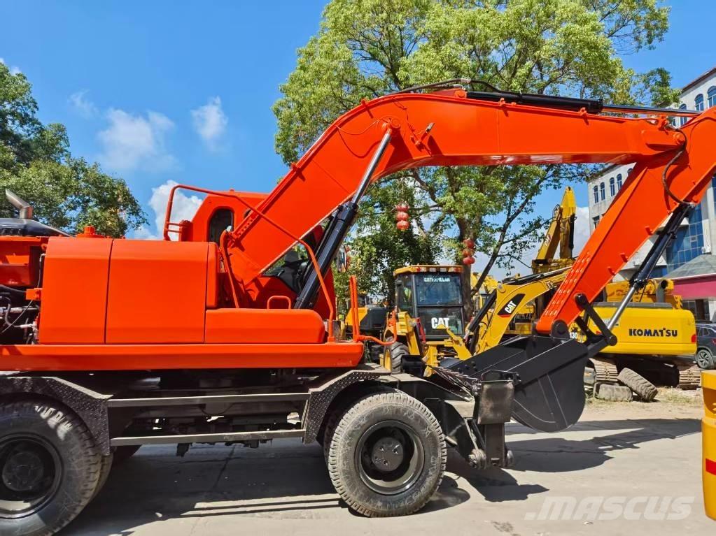 Doosan DH 210 W-7 Kolová rýpadla