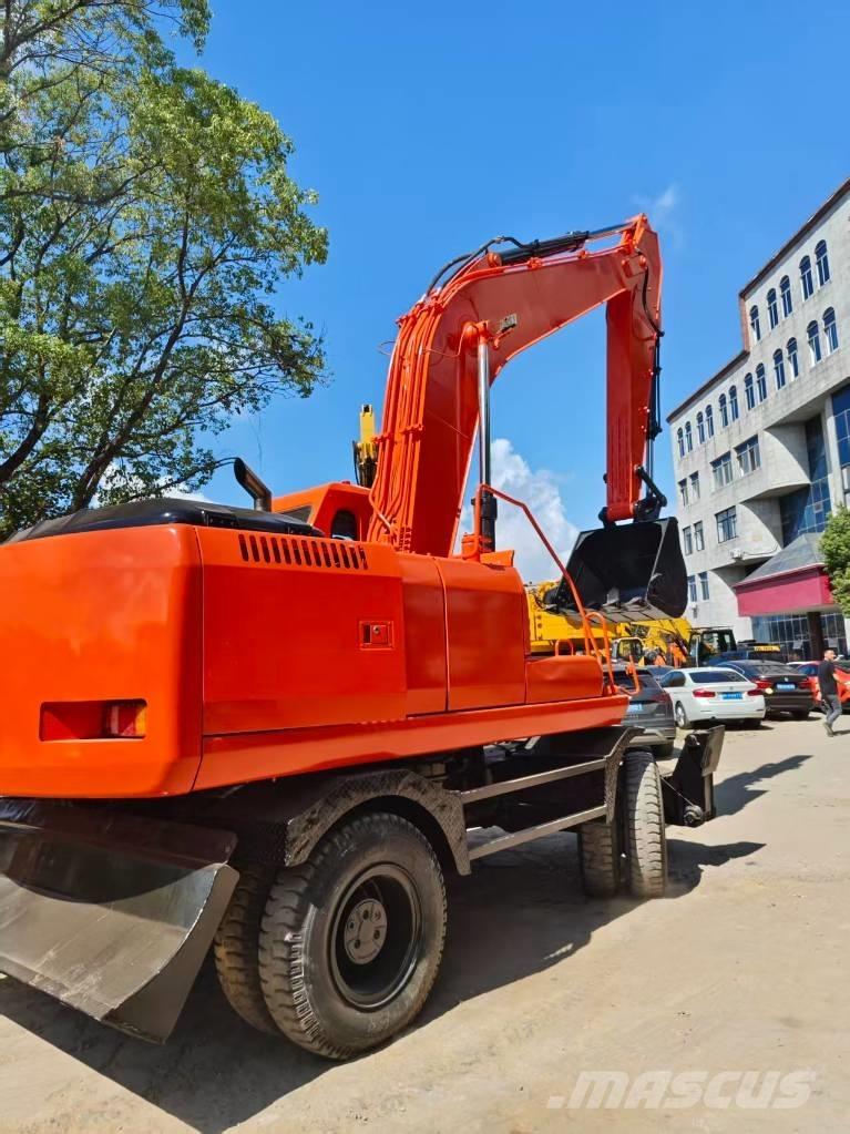 Doosan DH 210 W-7 Kolová rýpadla