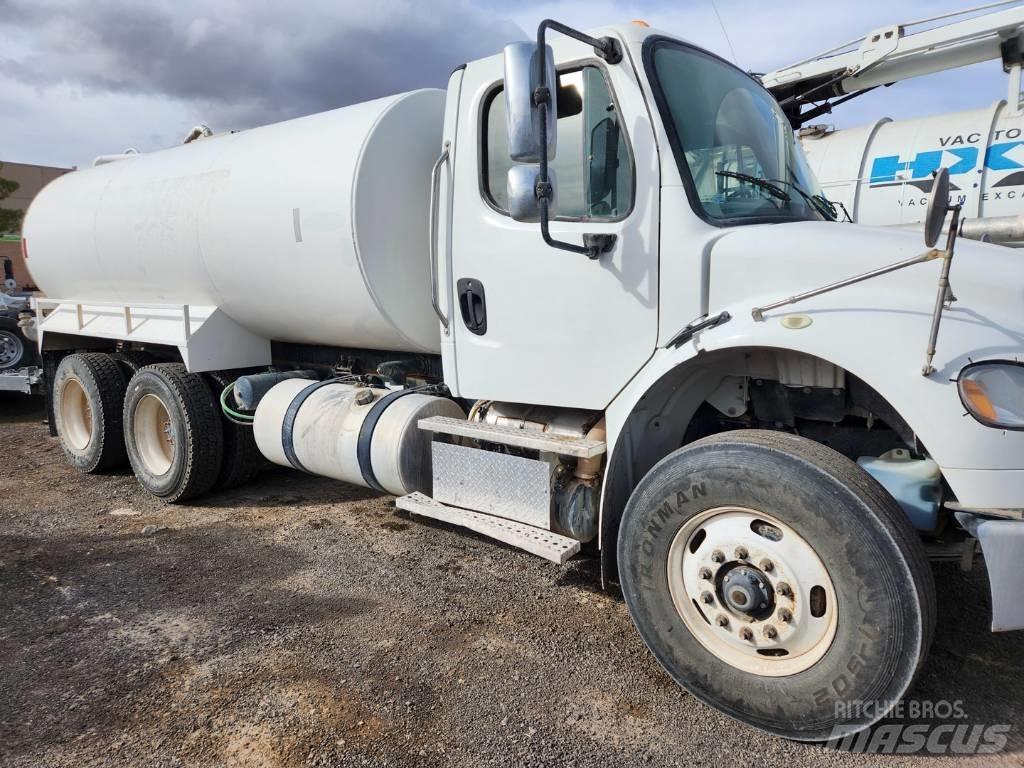 Freightliner M2-106 Cisterny na vodu