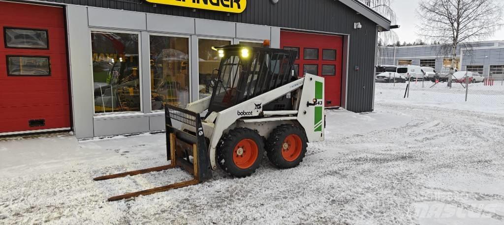 Bobcat 643 Smykem řízené nakladače