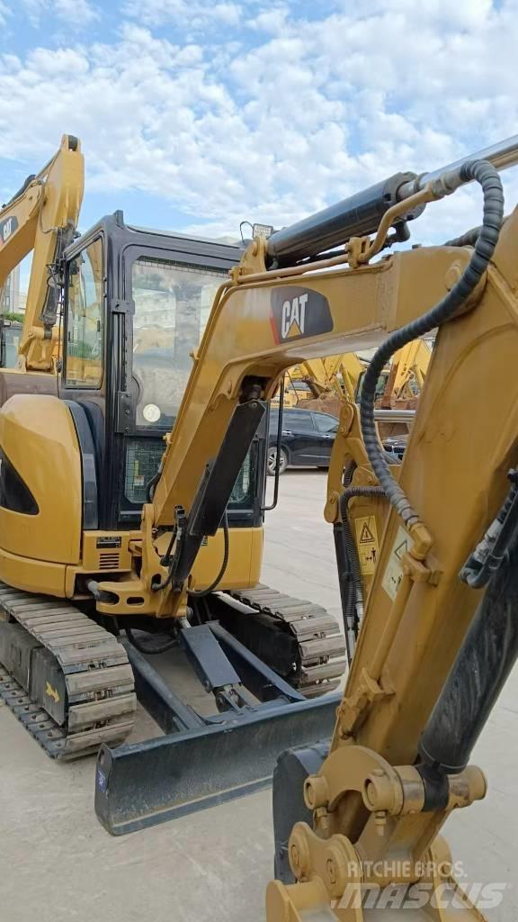 CAT CAT302D Pásová rýpadla