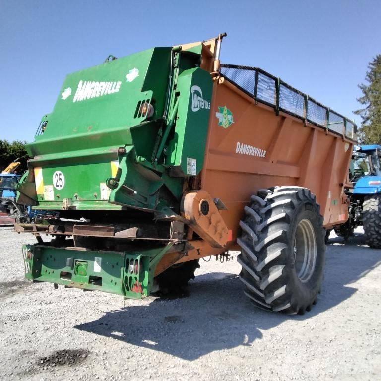 Dangreville EV 11 Rozmetadla chlévské mrvy