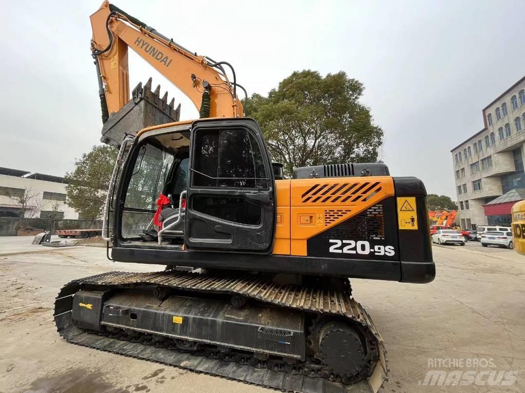 Hyundai R220-9S Kolová rýpadla