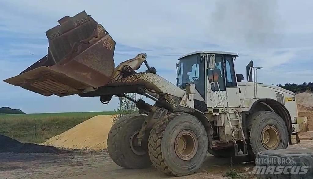 CAT 966 H Kolové nakladače