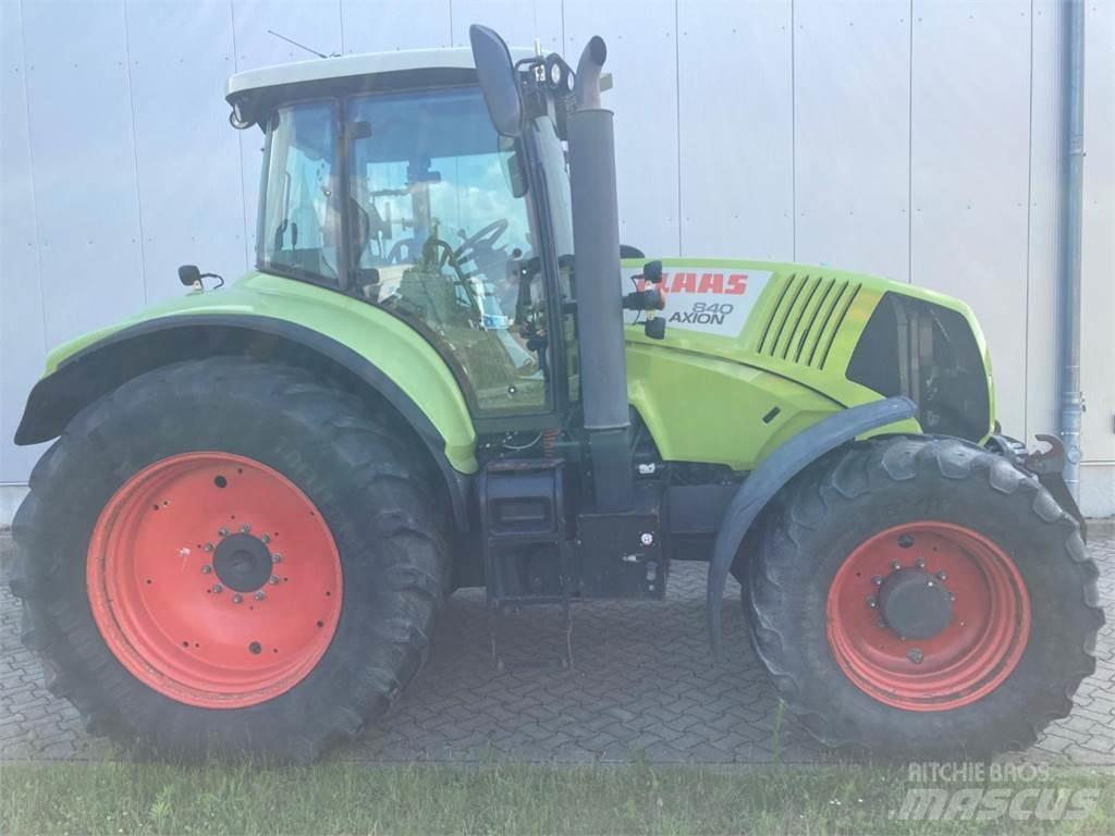 CLAAS AXION 840 Traktory